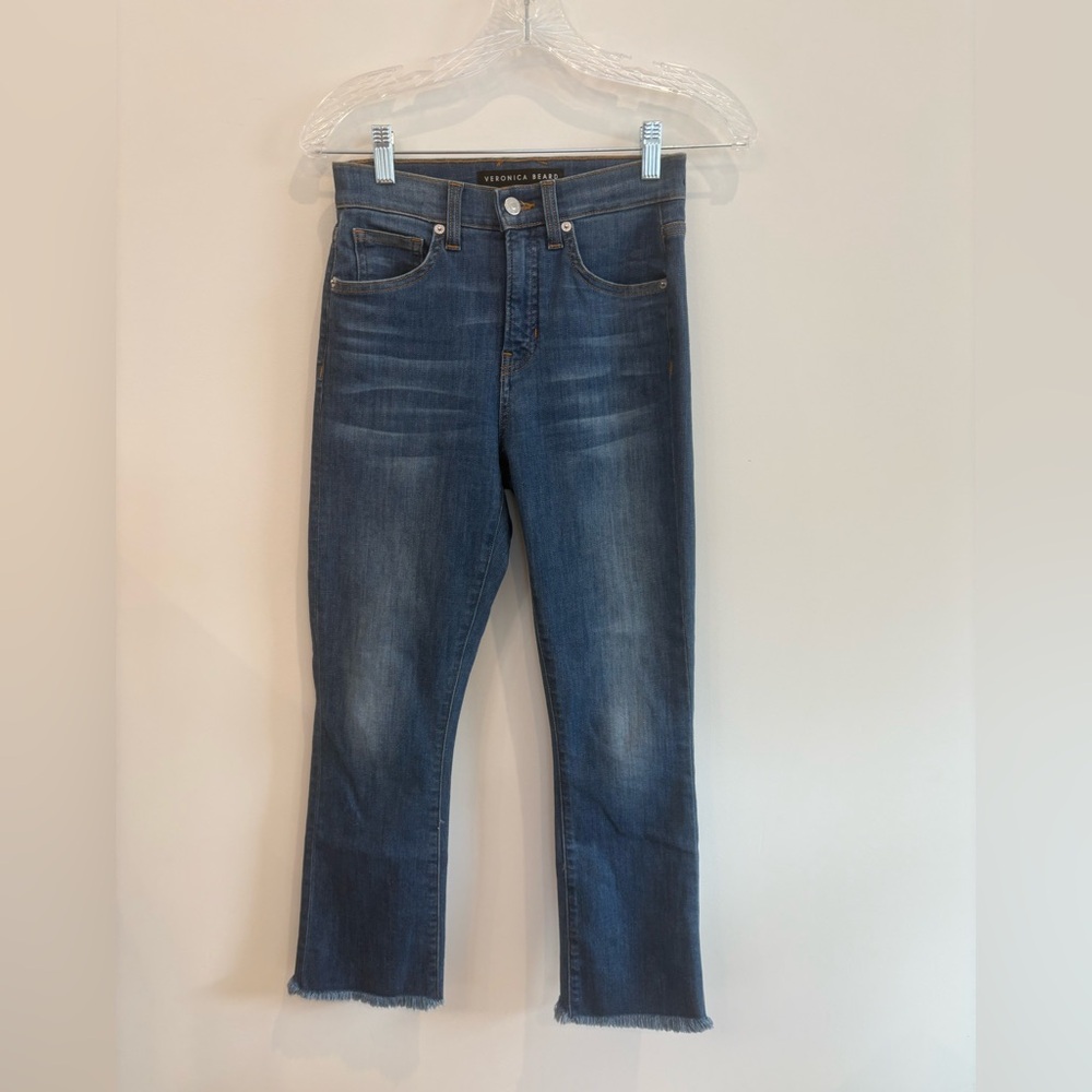 Veronica Beard Carly kick flare. Blue Denim Jeans. Frayed hem. 25” inseam